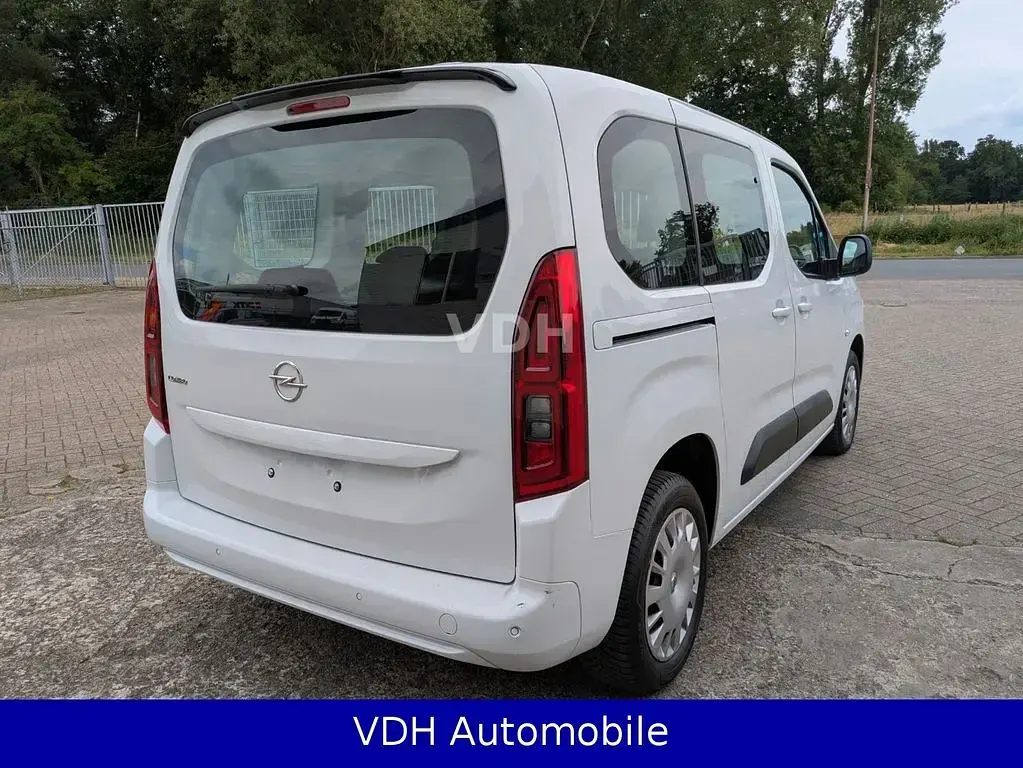 Gebraucht Opel Combo Life Edition 102 PS (75 kW) 2022 Weiß Van / Kleinbus