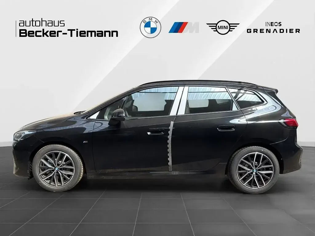 Neu BMW 220 Exclusive 156 PS (114 kW) 2025 Schwarz Van / Kleinbus