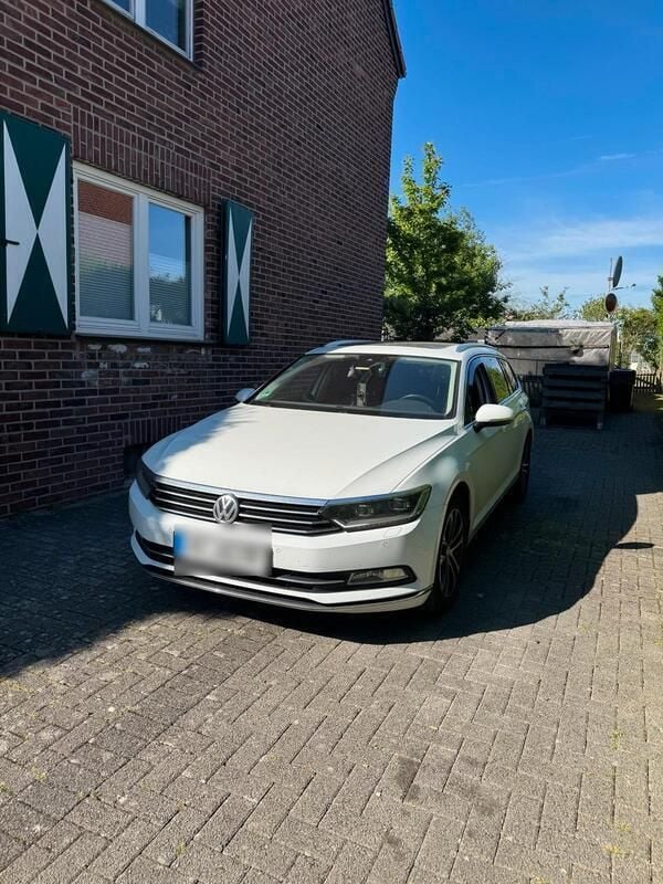 Weiß Gebraucht 2016 VW Passat Highline Kombi | 15.800 € (Etwas zu teuer) - Bild 1/4