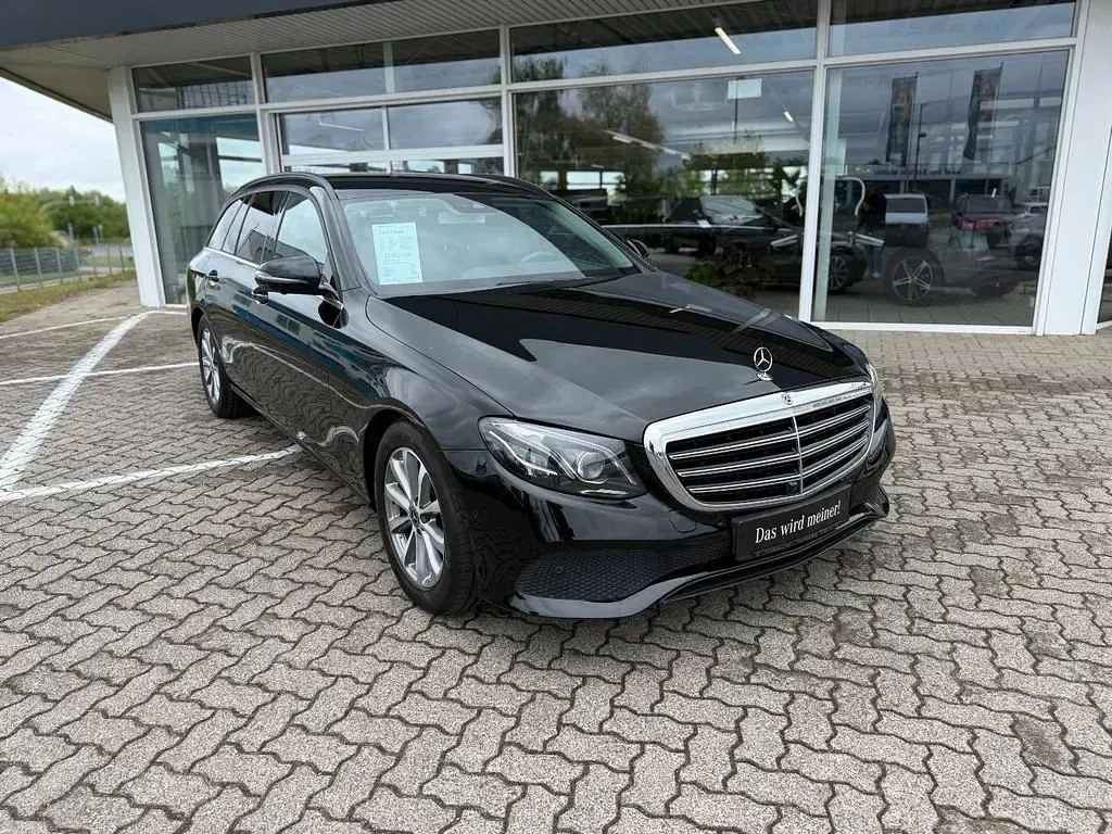 Second-hand Mercedes E220 194 CP (142 kW) 2020 Negru Break
