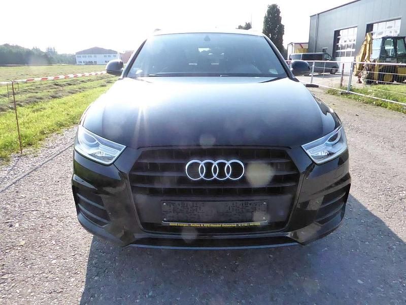 Gebraucht Audi Q3 Sport 179 PS (131 kW) 2015 Brillantschwarz SUV