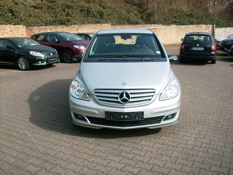 Silber Gebraucht 2006 Mercedes B150 Van / Kleinbus | 1.499 € (Guter Preis) - Bild 1/4