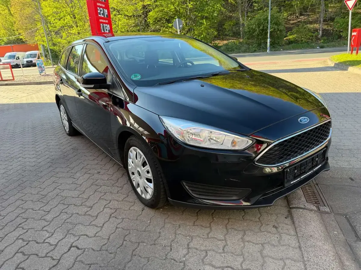 Second-hand Ford Focus 101 CP (74 kW) 2015 Negru Break