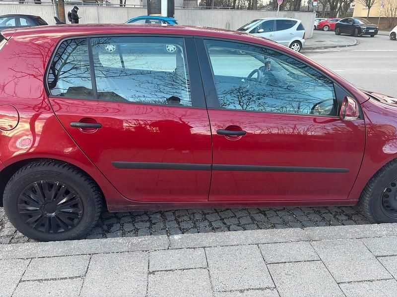 Gebraucht VW Golf V 115 PS (84 kW) 2004 Rot Kleinwagen