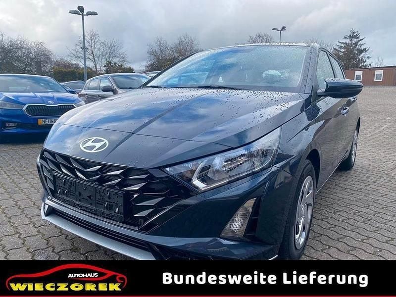 Grau Neu 2025 Hyundai i20 Limousine | 16.999 € (Guter Preis) - Bild 1/4