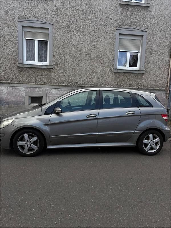 Gebraucht Mercedes B200 140 PS (102 kW) 2005 Grau Van / Kleinbus