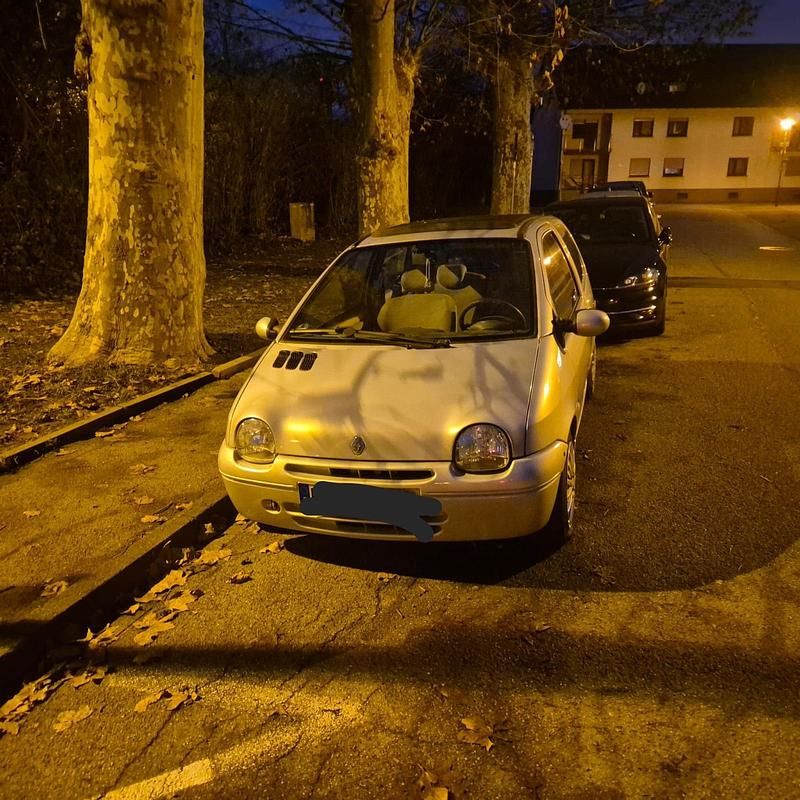 Blau Gebraucht 2003 Renault Twingo Kleinwagen | 999 € (Fairer Preis) - Bild 1/4