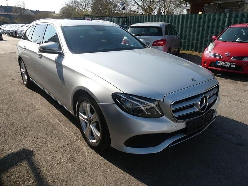 Gebraucht Mercedes E220 194 PS (142 kW) 2017 Silber Kombi