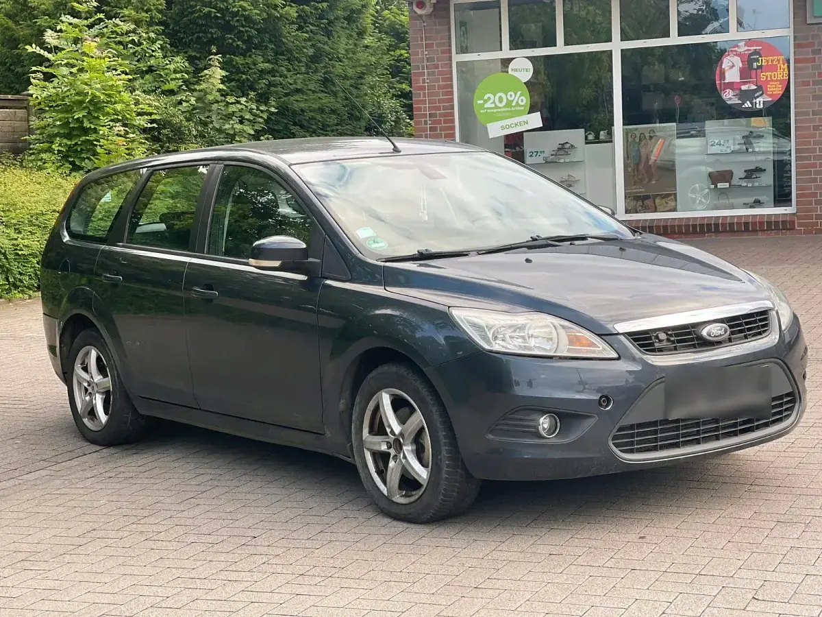 Gebraucht Ford Focus 2010 Grau Kombi