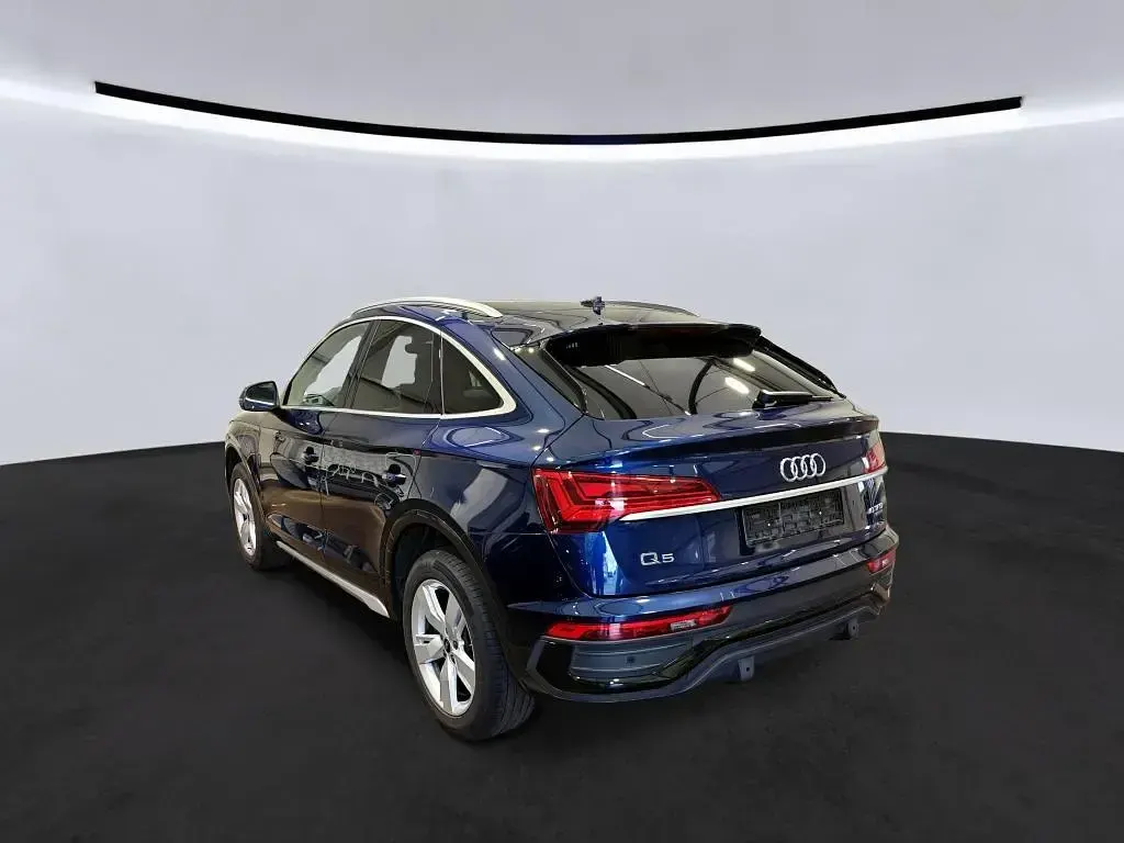 Gebraucht Audi Q5 Sportback Advanced 204 PS (150 kW) 2022 Navarrablau metallic SUV