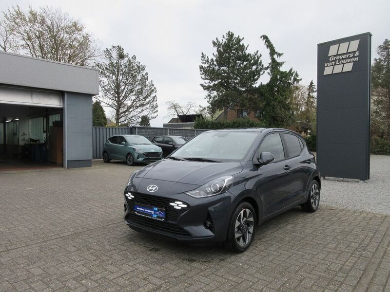 Grau Neu 2025 Hyundai i10 Prime Kleinwagen | 18.900 € (Fairer Preis) - Bild 1/4