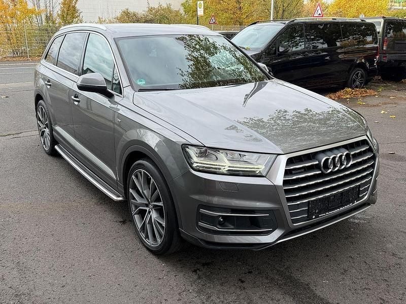 Grau Gebraucht 2018 Audi Q7 S-Line SUV | 34.500 € (Guter Preis) - Bild 1/4