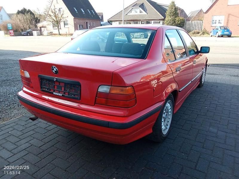 Gebraucht BMW 316 Sport Line 102 PS (75 kW) 1996 Rot Limousine