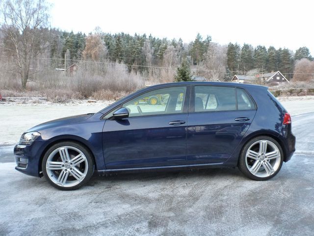 Gebraucht VW Golf VII Highline 122 PS (89 kW) 2013 Blau metallic Limousine