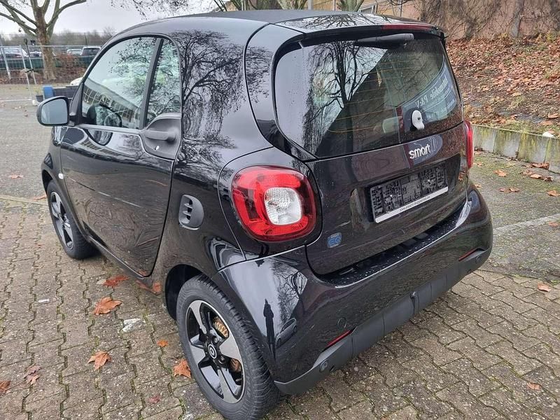 Gebraucht Smart ForTwo Coupé 60 kW (82 PS) 2020 Tridion in black Kleinwagen