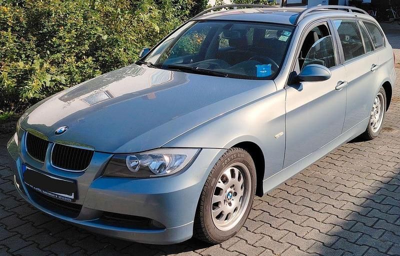 Blau Gebraucht 2007 BMW 320 Kombi | 3.200 € (Superpreis) - Bild 1/4