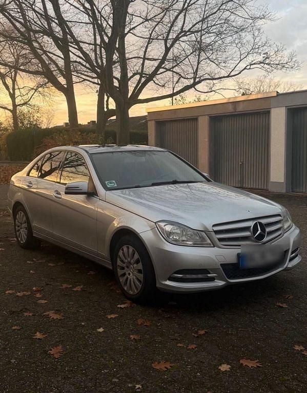 Silber Gebraucht 2013 Mercedes C180 Elegance Limousine | 9.850 € (Guter Preis) - Bild 1/4