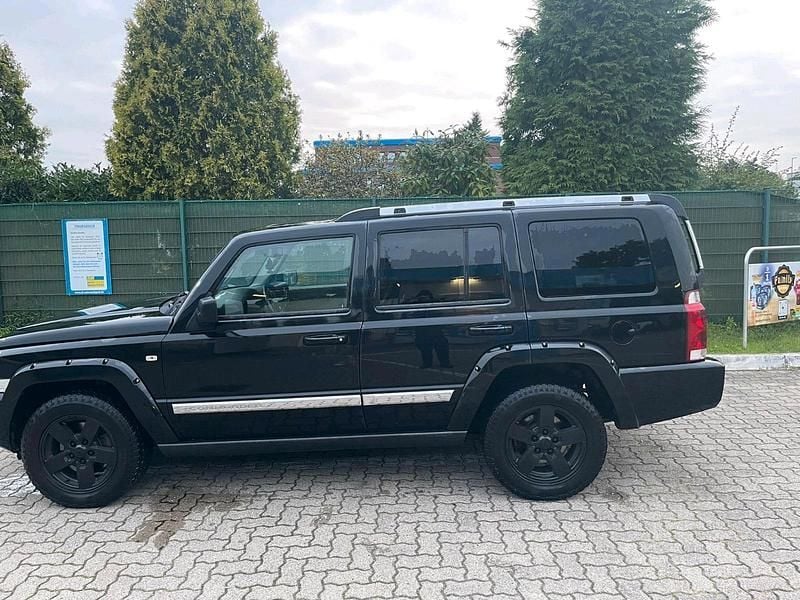 Second-hand Jeep Commander 218 CP (160 kW) 2007 Negru SUV