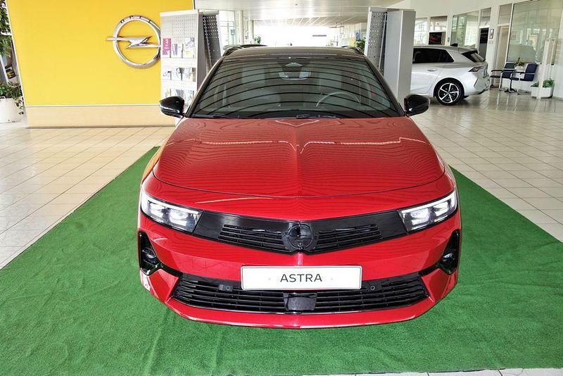 Gebraucht Opel Astra 136 PS (100 kW) 2024 Rot Kombi