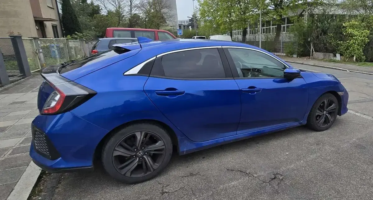 Gebraucht Honda Civic Elegance 129 PS (94 kW) 2018 Blau Limousine