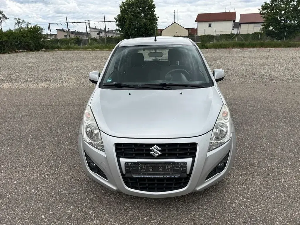 Gebraucht Suzuki Splash Comfort 94 PS (69 kW) 2014 Silber Kleinwagen