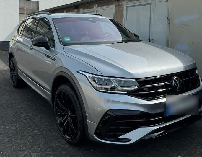 Silber Gebraucht 2022 VW Tiguan Allspace Style SUV | 42.999 € (Teuer) - Bild 1/4