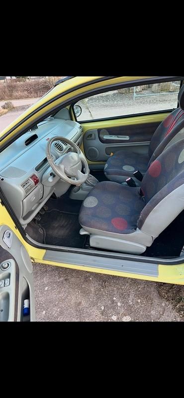 Gebraucht Renault Twingo 58 PS (42 kW) 2002 Gelb Kleinwagen