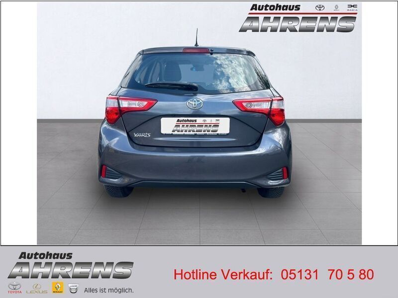 Gebraucht Toyota Yaris Comfort 69 PS (50 kW) 2017 Marlingrau metallic (metallic) Kleinwagen