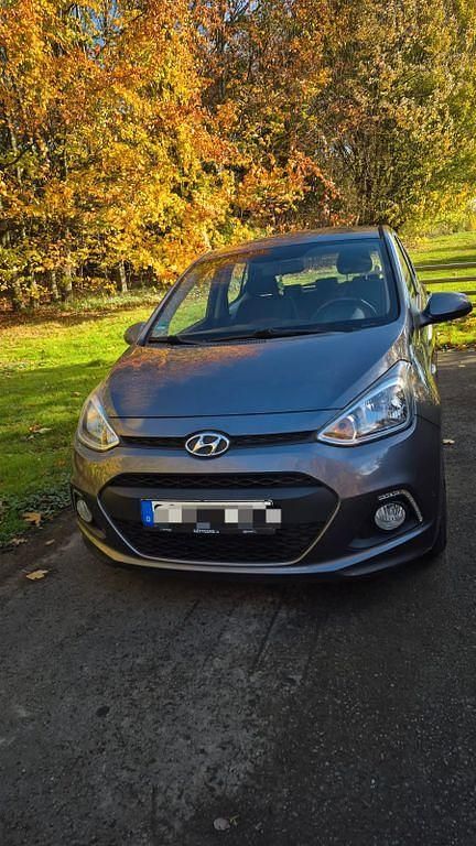 Grau Gebraucht 2014 Hyundai i10 Trend Kleinwagen | 4.250 € (Fairer Preis) - Bild 1/4