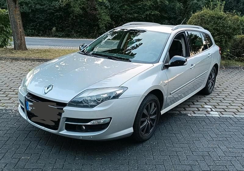 Silber Gebraucht 2012 Renault Laguna III Bose Edition Kombi | 3.900 € (Guter Preis) - Bild 1/4