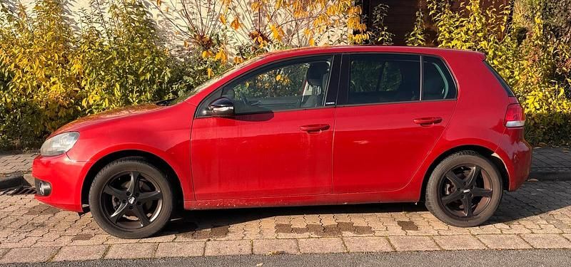 Gebraucht VW Golf VI 105 PS (77 kW) 2011 Andere farben Kleinwagen