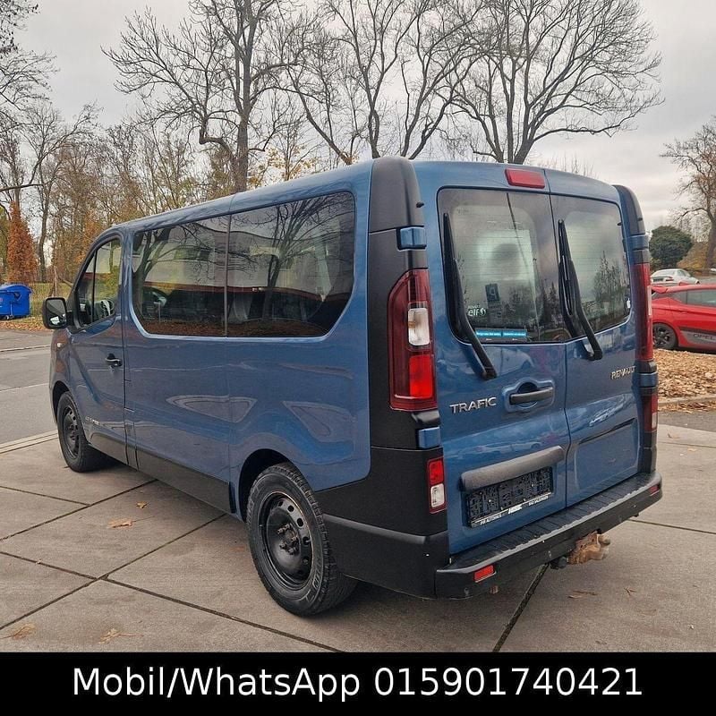 Gebraucht Renault Trafic Expression 140 PS (102 kW) 2015 Blau Van / Kleinbus