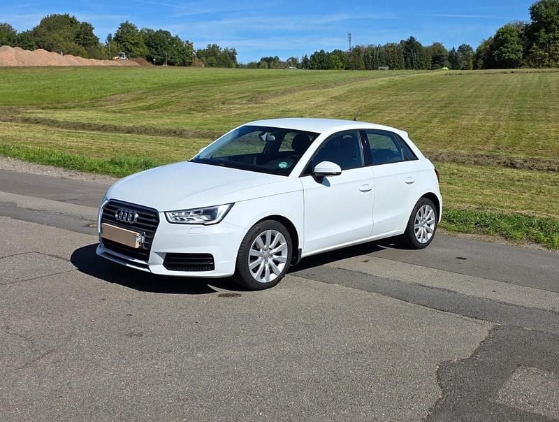 Weiß Gebraucht 2018 Audi A1 Sportback Kleinwagen | 11.100 € (Fairer Preis) - Bild 1/4