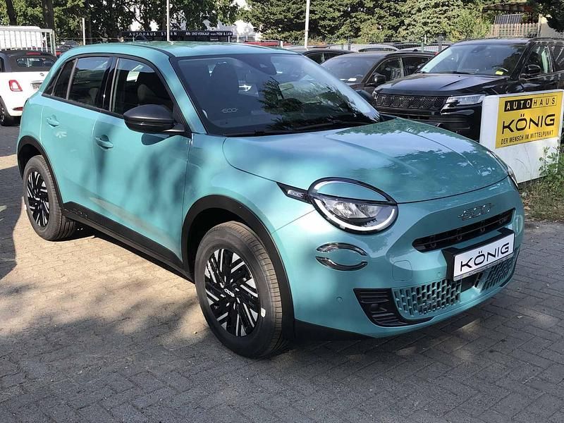 Gebraucht Fiat 600 146 PS (107 kW) 2025 Blau Limousine
