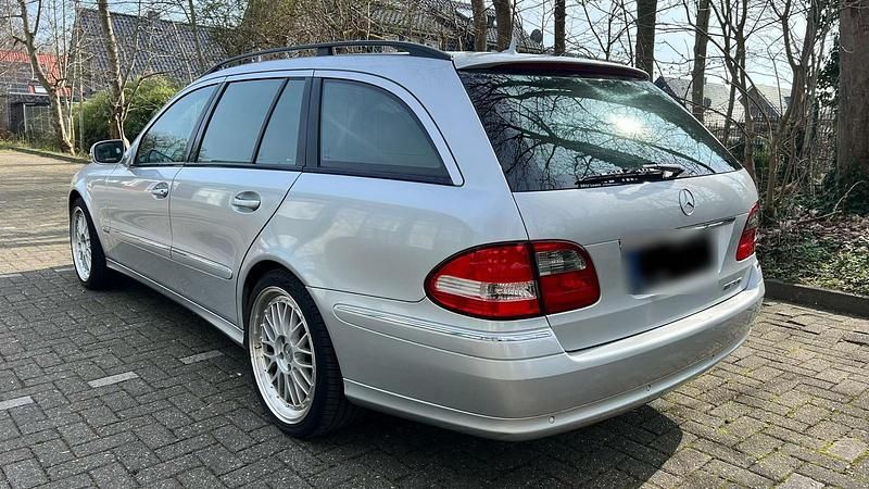 Gebraucht Mercedes E220 Elegance 170 PS (125 kW) 2007 Silber Kombi