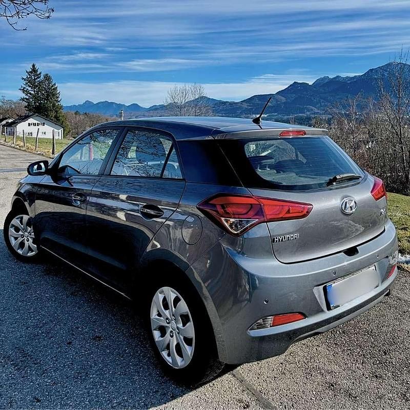 Gebraucht Hyundai i20 Style 101 PS (74 kW) 2017 Limousine