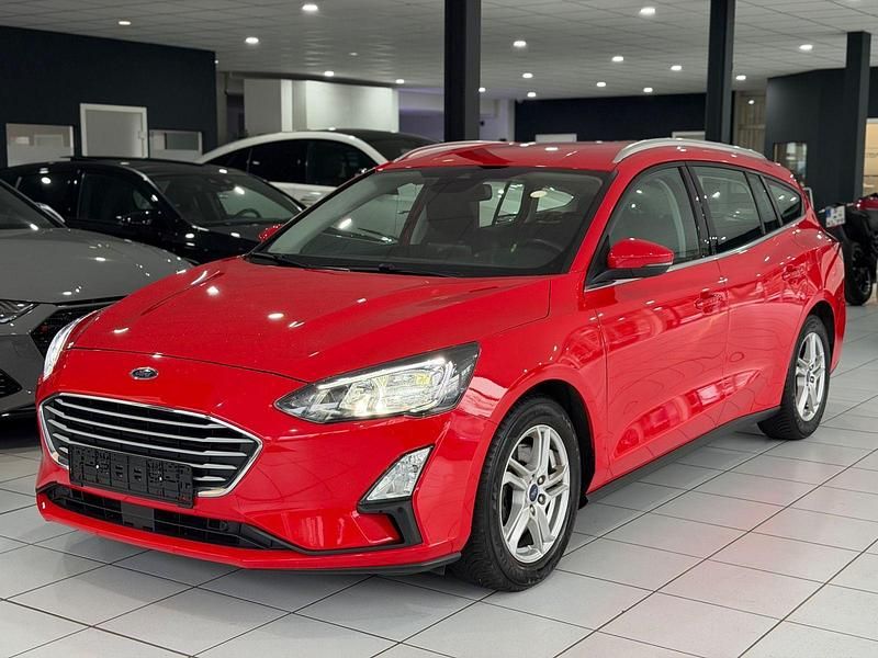 Rot Gebraucht 2021 Ford Focus Cool & Connect Kombi | 9.990 € (Superpreis) - Bild 1/4