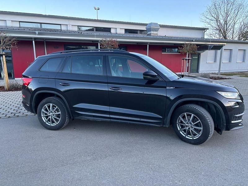 Schwarz Gebraucht 2020 Skoda Kodiaq SportLine SUV | 26.500 € (Fairer Preis) - Bild 1/4