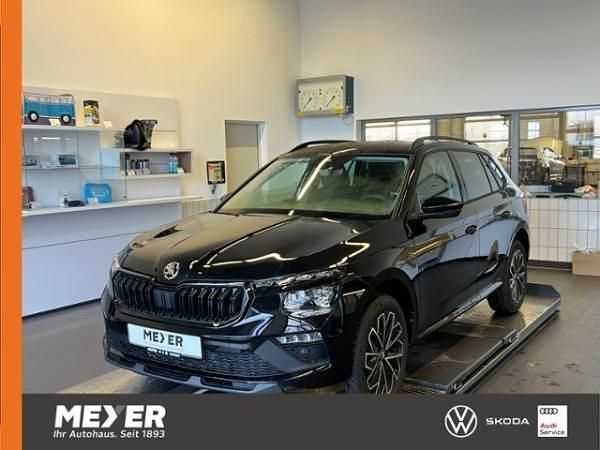 Schwarz (schwarz (blackmagic perleffekt)) Neu 2025 Skoda Kamiq Tour SUV | 27.889 € (Fairer Preis) - Bild 1/4