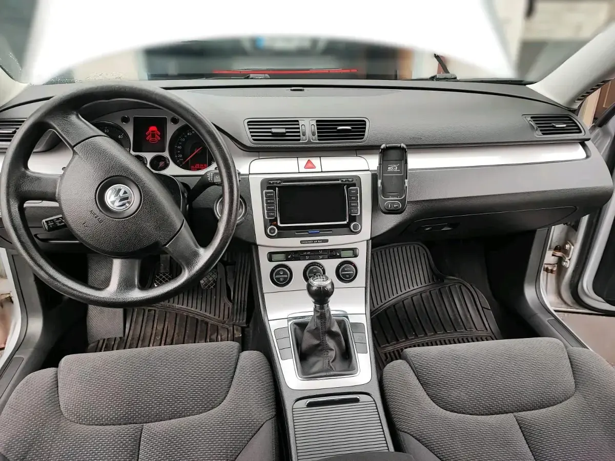 Gebraucht VW Passat 140 PS (102 kW) 2008 Silber Limousine