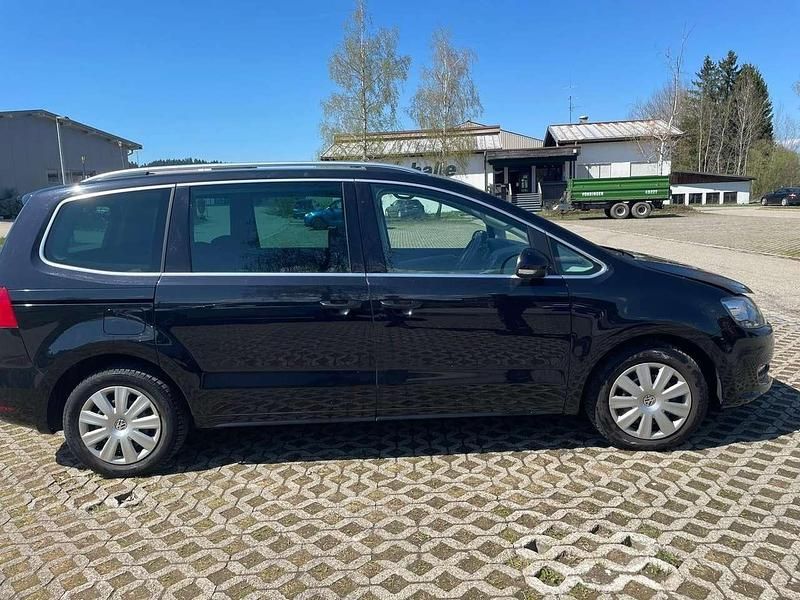 Gebraucht VW Sharan Match 140 PS (102 kW) 2013 Schwarz Van / Kleinbus
