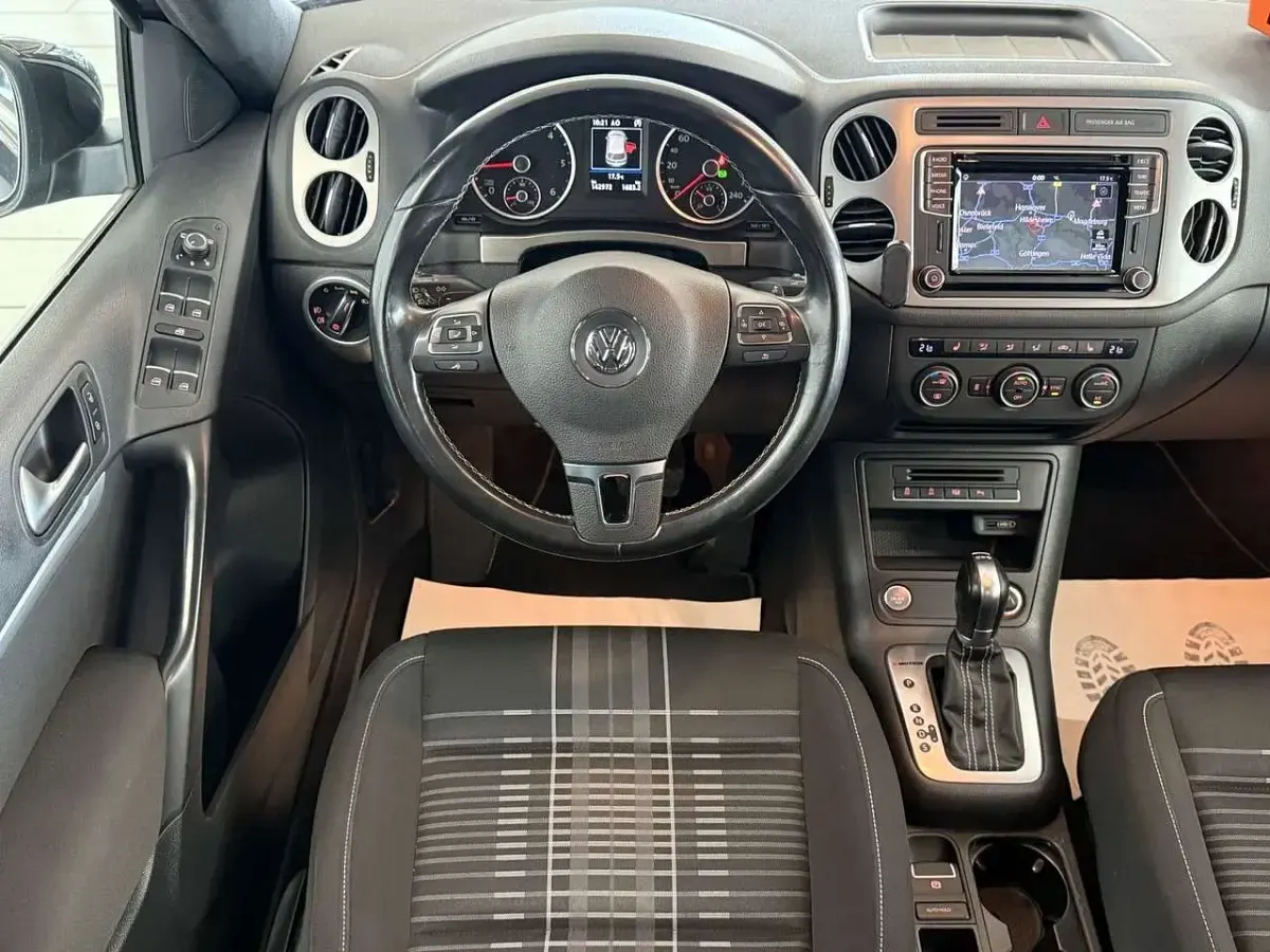 Gebraucht VW Tiguan LOUNGE 184 PS (135 kW) 2016 Grau SUV