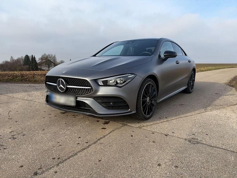 Schwarz Gebraucht 2021 Mercedes E250 AMG Coupé | 31.590 € (Etwas zu teuer) - Bild 1/4