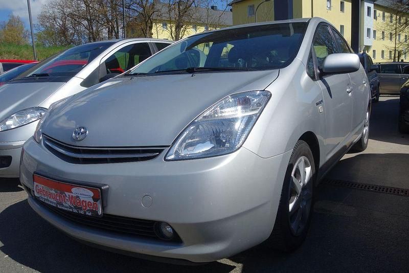 Second-hand Toyota Prius Executive 77 CP (56 kW) 2007 Argintiu Hatchback