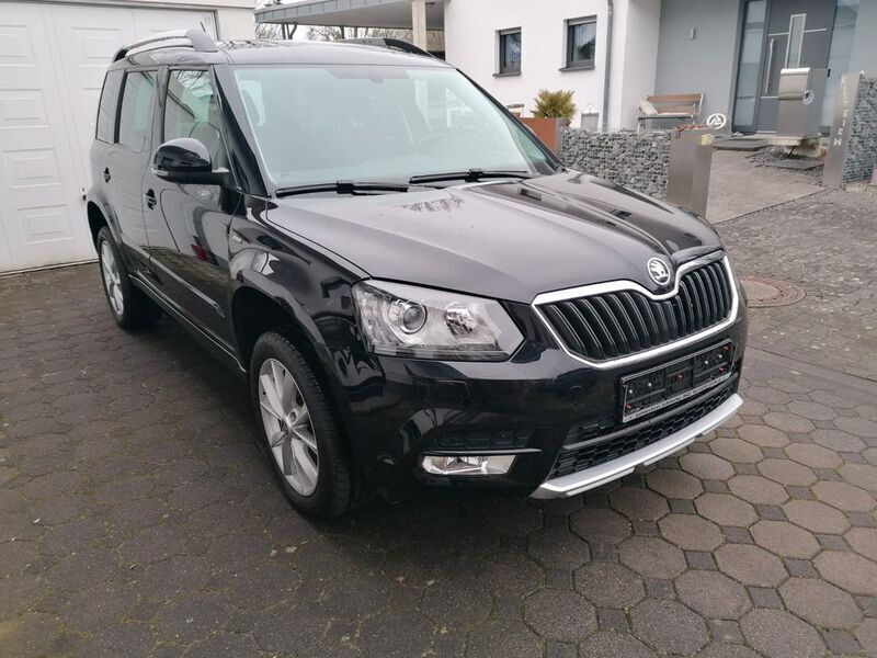 Schwarz Gebraucht 2017 Skoda Yeti Drive SUV | 13.990 € (Fairer Preis) - Bild 1/4