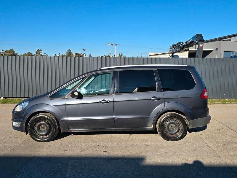 Gebraucht Ford Galaxy Trend 140 PS (102 kW) 2010 Grau Van / Kleinbus