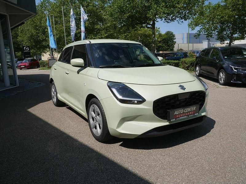 Neu Suzuki Swift Comfort 83 PS (61 kW) 2025 Gelb Kleinwagen