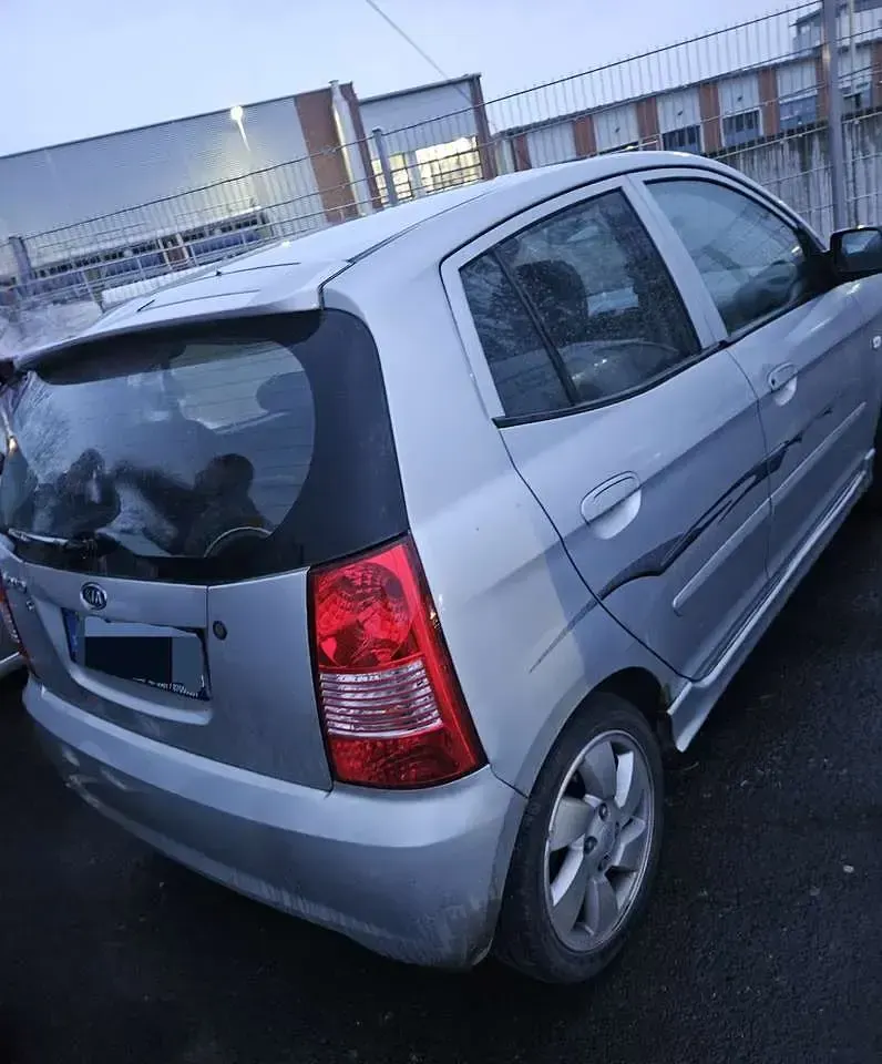 Gebraucht Kia Picanto LX 65 PS (47 kW) 2006 Silber Kleinwagen