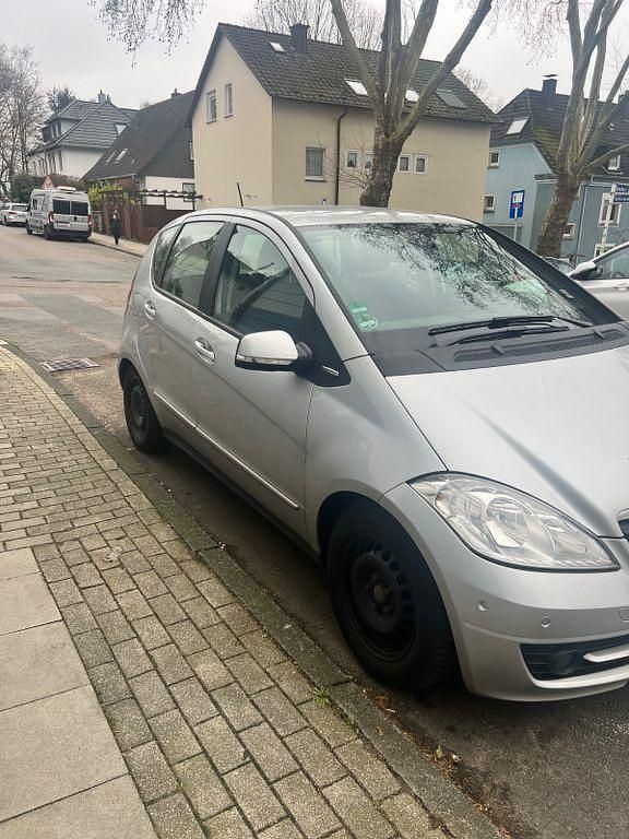 Gebraucht Mercedes A160 82 PS (60 kW) 2011 Silber Van / Kleinbus