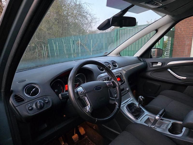 Gebraucht Ford S-MAX Trend 140 PS (102 kW) 2008 Grau Van / Kleinbus